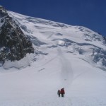 Vue sur la descente du Mont Blanc du Tacul depuis le plateau du Géant