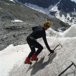 Ecole glace - Glacier Blanc - Emmanuelle chauffe les mollets en pointe avant