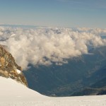 Mont Blanc par les Trois Monts - Vallot domine la vallée de l'Arve