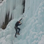 Cascade de glace à Crévoux - Charles en action