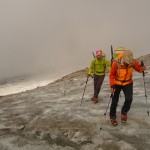 Premier pas en crampons sur la glacier sous la pointe Giordani