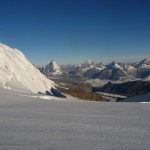 Mont Rose - Passé le col du Lys, la vue s'ouvre sur quelques uns des plus beaux 4000m des Alpes