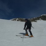 Tibo à ski dans la descente de la Bosse de la Momie